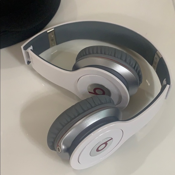 Beats by Dr.Dre - Picture 2 of 3